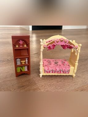 Fisher-Price Loving Family Princess Canopy Bed & Bookcase Dollhouse Furniture 09